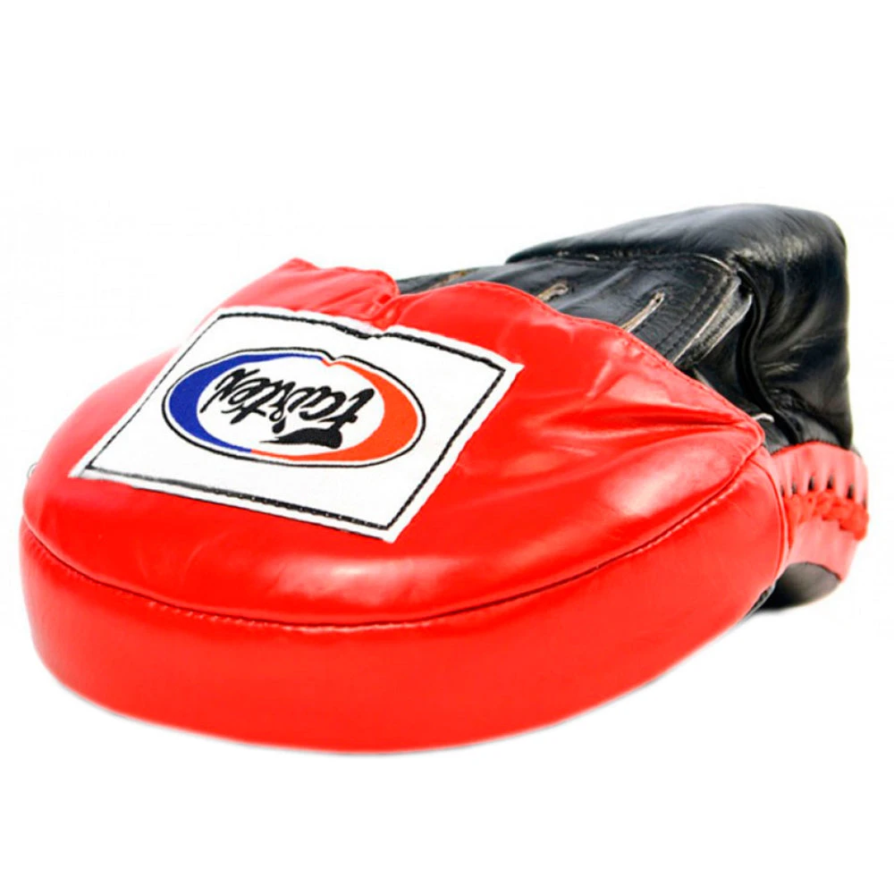 FAIRTEX FOCUS MITTS ULTIMATE FMV9 - BLACK/RED 7 FAIRTEX FOCUS MITTS ULTIMATE FMV9 - BLACK/RED - Image 6