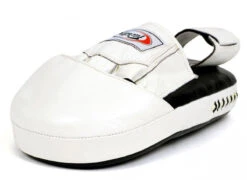 FAIRTEX FOCUS MITTS PRO ANGULAR FMV8 PUNCHING MITTS MUAY THAI - BLACK / WHITE 10 FAIRTEX FOCUS MITTS PRO ANGULAR FMV8 PUNCHING MITTS MUAY THAI - BLACK / WHITE -BOXING GLOVES Shop FMV8 2