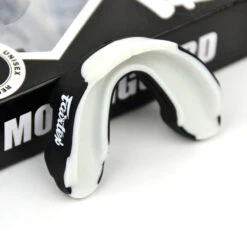 Fairtex Mouth Guard / MG3 / Black 8 Fairtex Mouth Guard / MG3 / Black -BOXING GLOVES Shop FTX MG3 BK 2