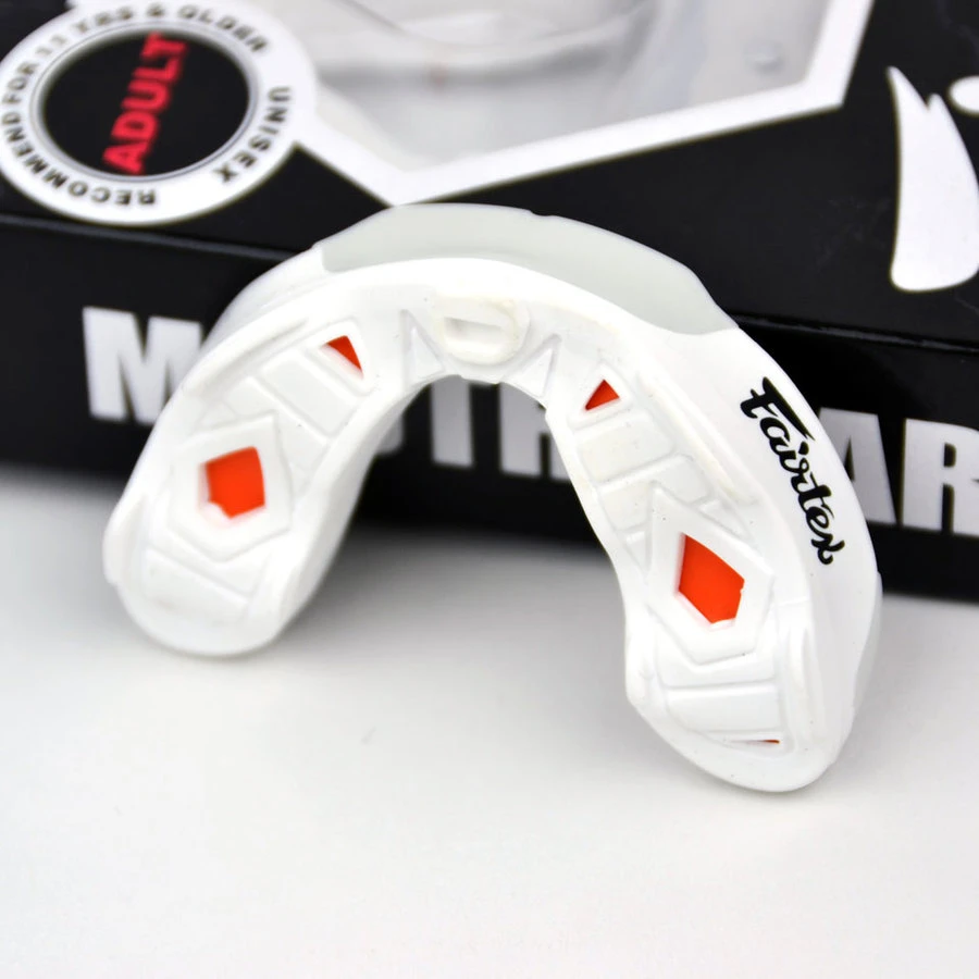 Fairtex Mouth Guard / MG3 / White 4 Fairtex Mouth Guard / MG3 / White - Image 2