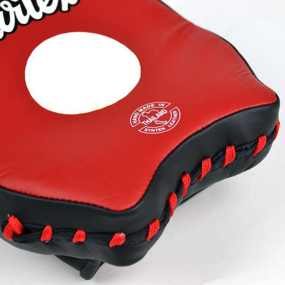 FAIRTEX FOCUS MITTS CURVED SHORT MICROFIBER FMV14 - BLACK/RED 10 FAIRTEX FOCUS MITTS CURVED SHORT MICROFIBER FMV14 - BLACK/RED - Image 8