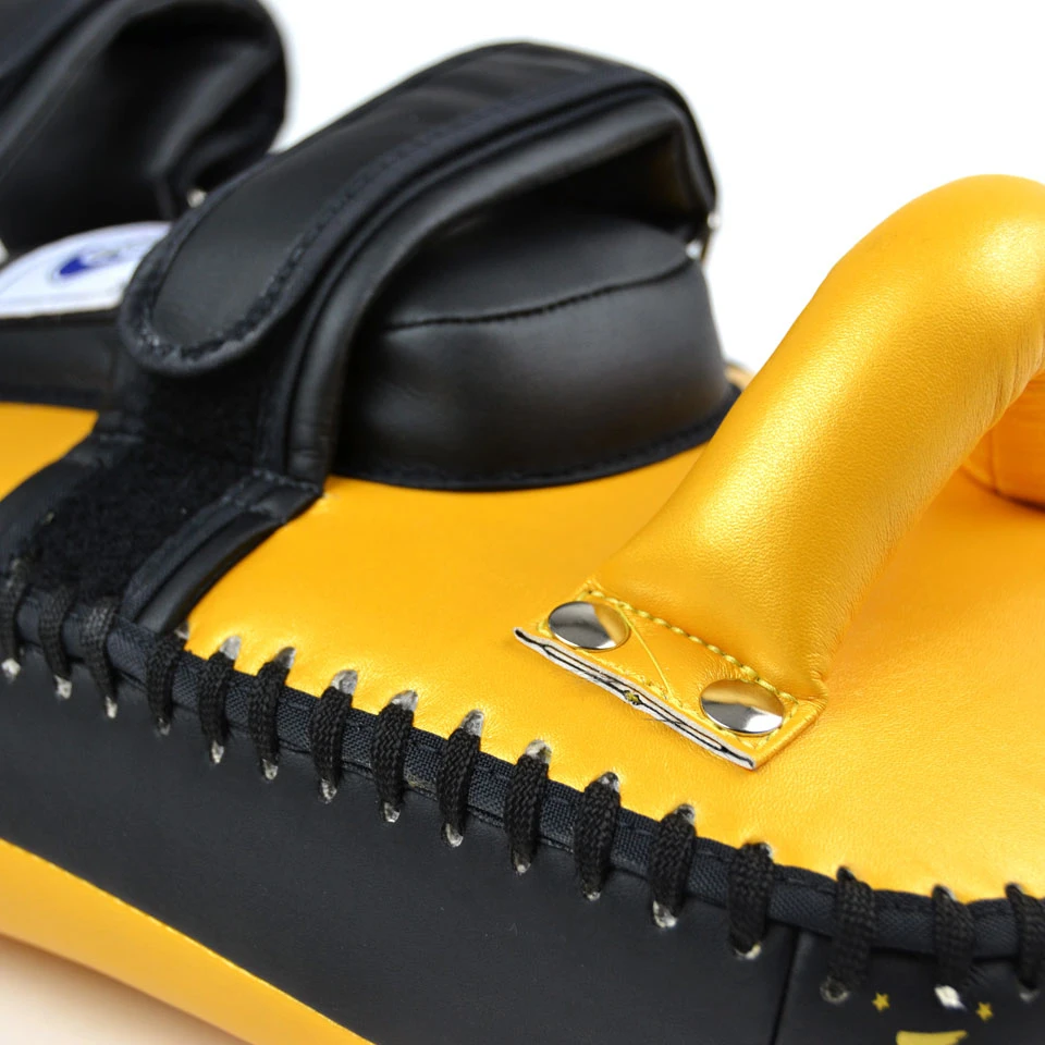 MUAY THAI PADS FAIRTEX CURVED LIGHT WEIGHT KICK PADS - KPLC5 GOLD 5 MUAY THAI PADS FAIRTEX CURVED LIGHT WEIGHT KICK PADS - KPLC5 GOLD - Image 3