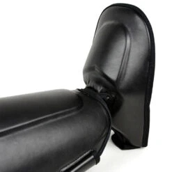 FAIRTEX SHIN GUARDS SP8 - BLACK 17 FAIRTEX SHIN GUARDS SP8 - BLACK -BOXING GLOVES Shop fairtex sp8 black 5 1000x1000 1