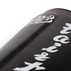 Fairtex Twister Detachable Shin Guards Black 19 Fairtex Twister Detachable Shin Guards Black -BOXING GLOVES Shop fairtex.shin .twister.black .9