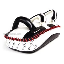 KPLC2 Fairtex Curved Standard Kick Pads 12 KPLC2 Fairtex Curved Standard Kick Pads -BOXING GLOVES Shop kplc2 fairtex curved standard kick pads 310770